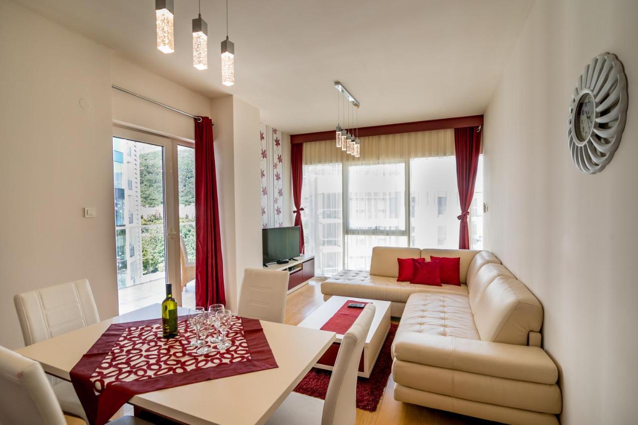 Menuet Apartment