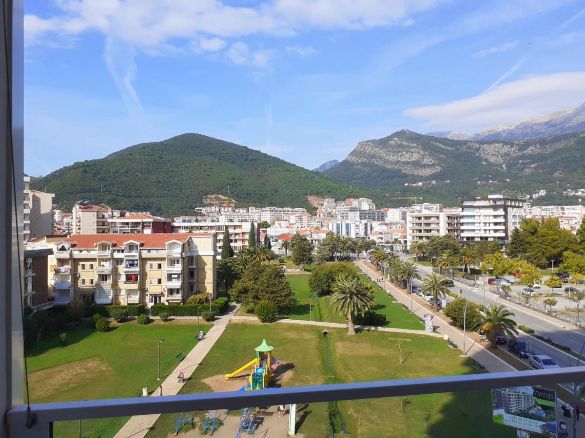 Menuet * Budva