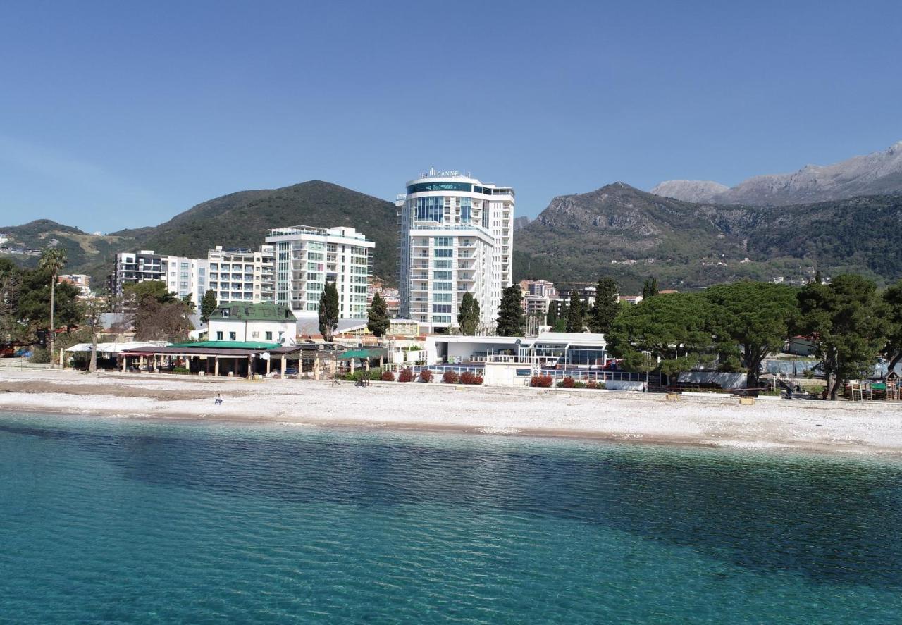Menuet * Budva